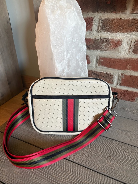 HAUTE SHORE Handbags - HAUTE SHORE Crossbody